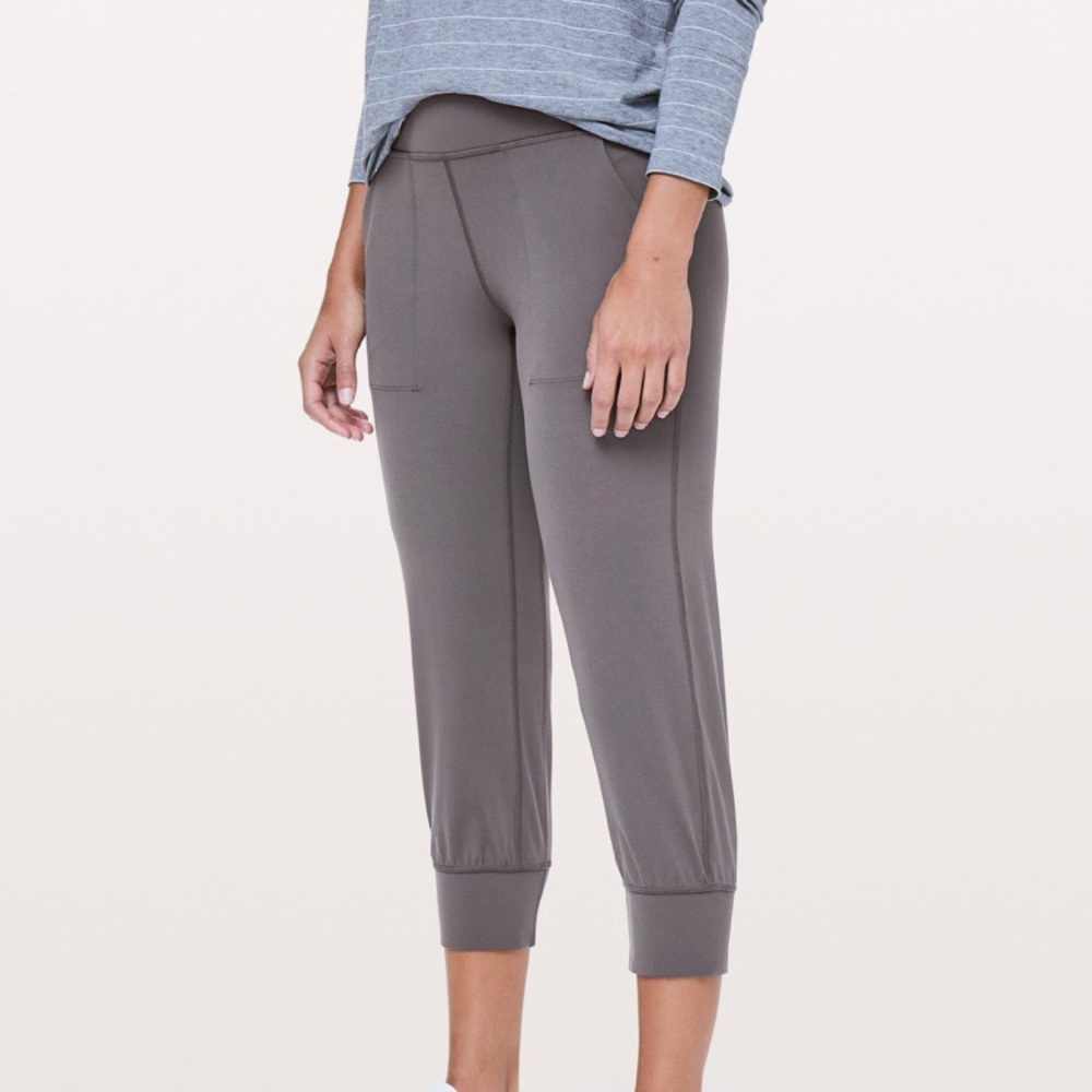 Lululemon Align Jogger 23” size 4 Moonphase